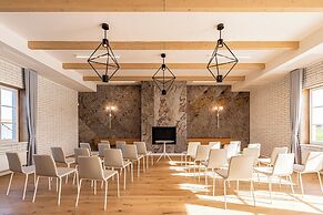Apartments by Prague City Golf