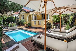 Toms Guest House