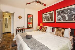 Toms Guest House