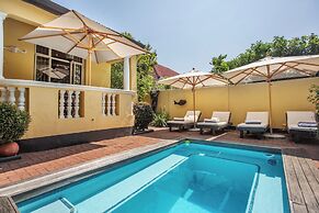 Toms Guest House