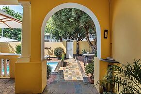 Toms Guest House