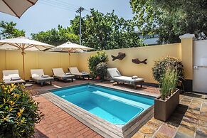 Toms Guest House