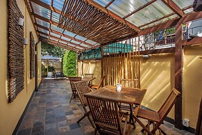Toms Guest House