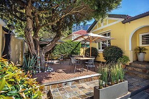 Toms Guest House