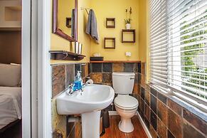 Toms Guest House