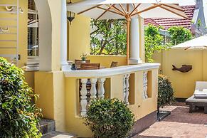 Toms Guest House