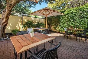 Toms Guest House