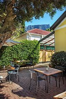Toms Guest House