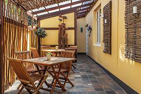 Toms Guest House