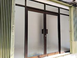 Themas Guest House