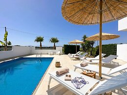 Lilu Villa 2 With Private Pool and Seaview