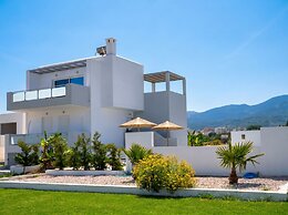 Lilu Villa 2 With Private Pool and Seaview