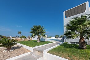 Lilu Villa 2 With Private Pool and Seaview