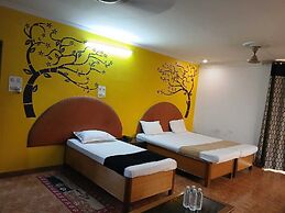 Mansarovar Hotel & Banquets