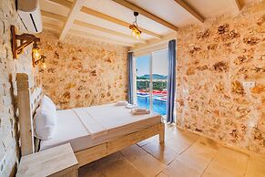 Lisia Sunset Hotel