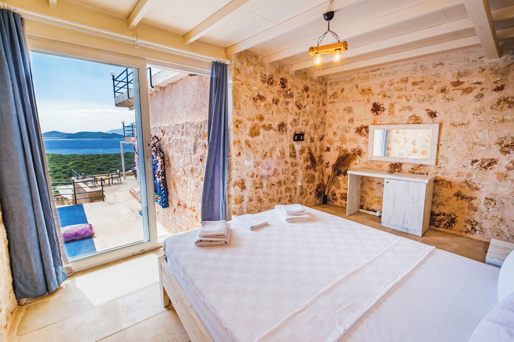 Lisia Sunset Hotel