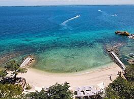 Mactan Newtown Beachfront Condo