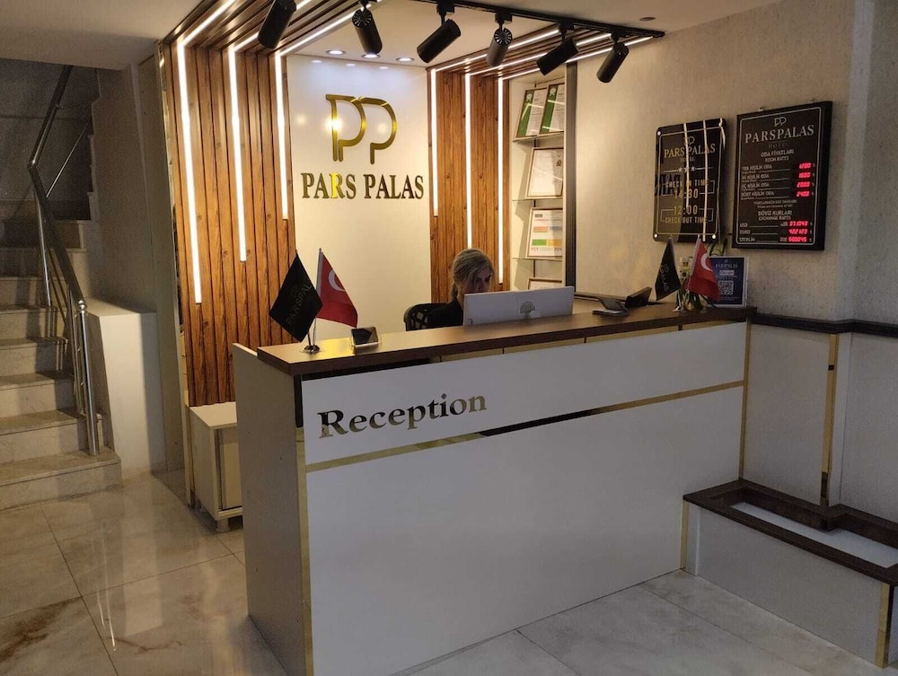 Pars Palas Hotel