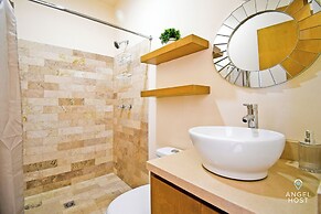 Cozy Stay with onsite Pool Near Malecon
