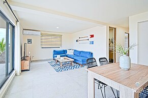 Cozy Stay with onsite Pool Near Malecon