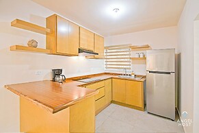 Cozy Stay with onsite Pool Near Malecon