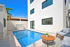 Cozy Stay with onsite Pool Near Malecon