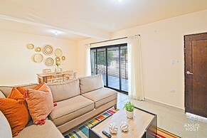Cozy Stay with onsite Pool Near Malecon