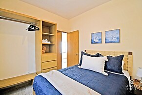 Cozy Stay with onsite Pool Near Malecon