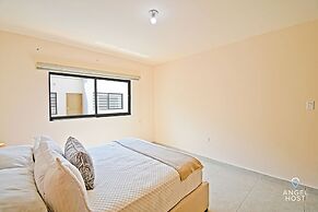 Cozy Stay with onsite Pool Near Malecon