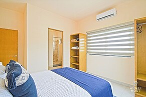 Cozy Stay with onsite Pool Near Malecon