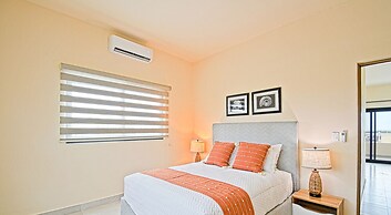 Cozy Stay with onsite Pool Near Malecon