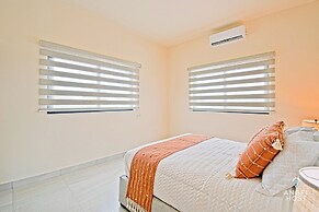 Cozy Stay with onsite Pool Near Malecon