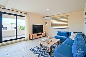 Cozy Stay with onsite Pool Near Malecon