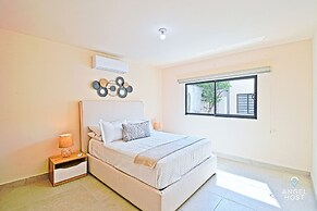 Cozy Stay with onsite Pool Near Malecon