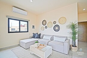 Cozy Stay with onsite Pool Near Malecon