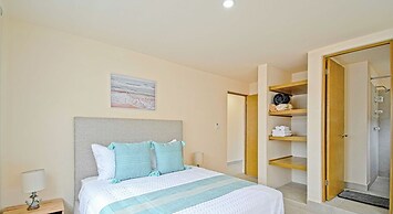 Cozy Stay with onsite Pool Near Malecon