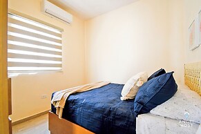 Cozy Stay with onsite Pool Near Malecon