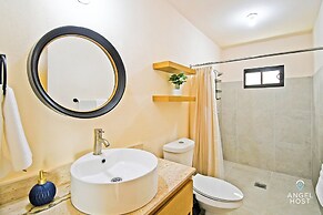 Cozy Stay with onsite Pool Near Malecon