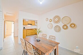 Cozy Stay with onsite Pool Near Malecon