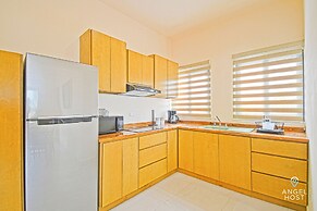 Cozy Stay with onsite Pool Near Malecon