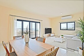 Cozy Stay with onsite Pool Near Malecon