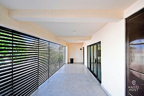 Cozy Stay with onsite Pool Near Malecon