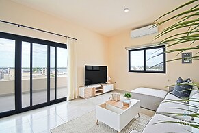 Cozy Stay with onsite Pool Near Malecon