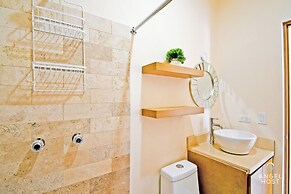 Cozy Stay with onsite Pool Near Malecon