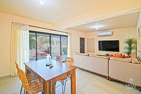 Cozy Stay with onsite Pool Near Malecon
