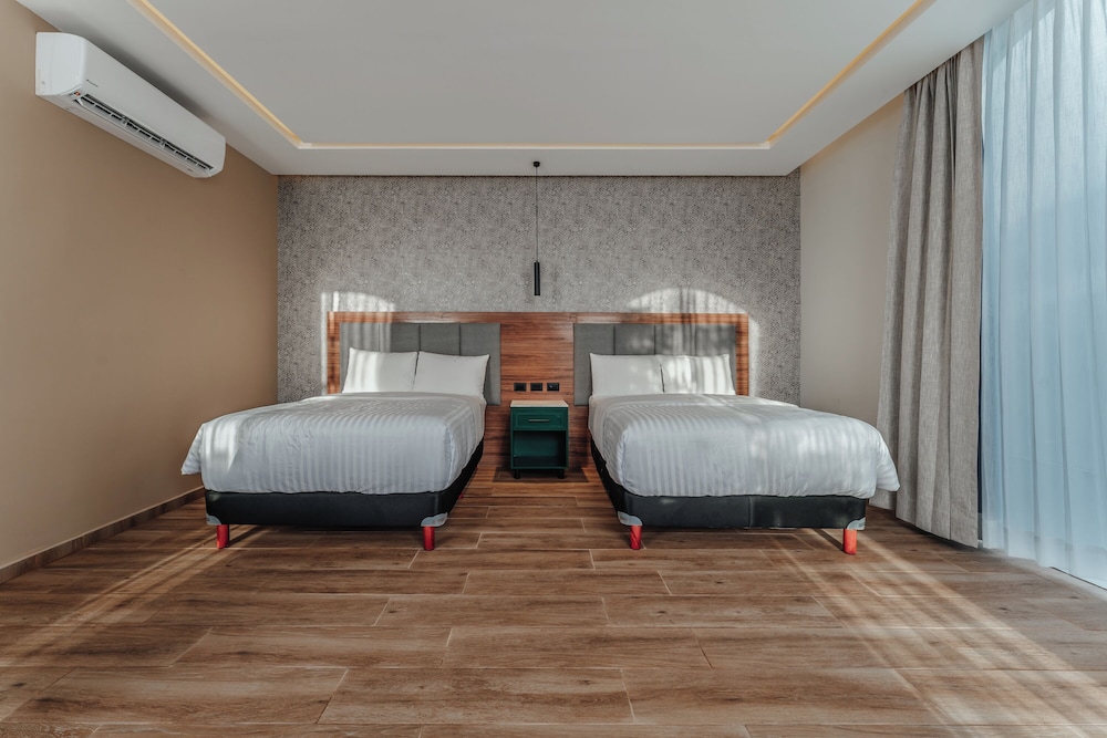 Hotel Chariot