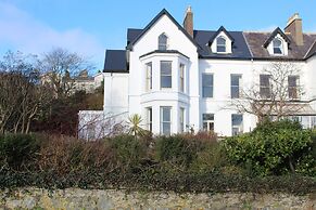 Lynwood house