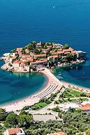 Budva Felix Suits