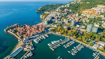 Budva Felix Suits