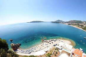 Budva Felix Suits